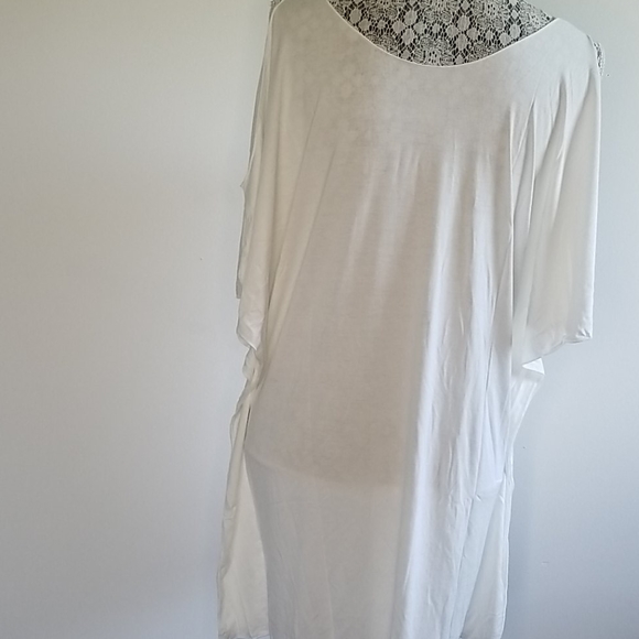 Beach cover up - Picture 4 of 4